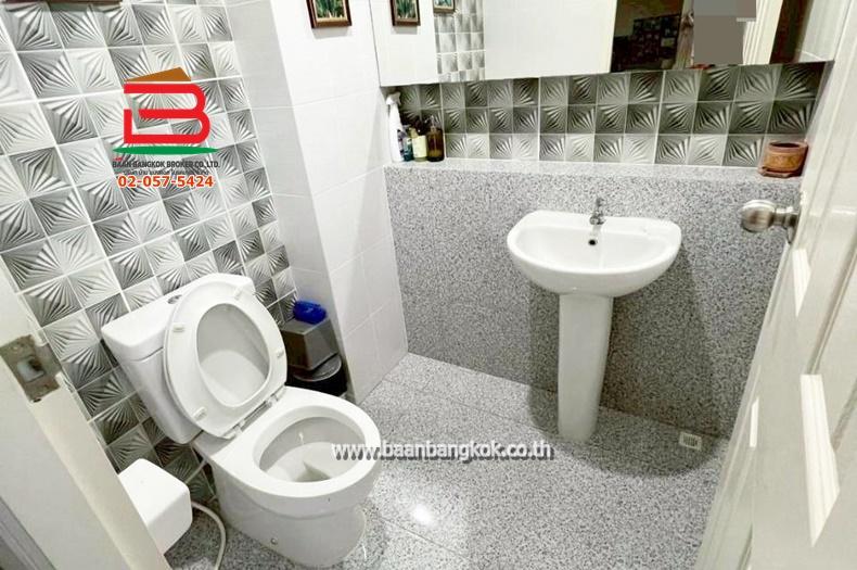 ทาวน์โฮม หมู่บ้านนลินอเวนิว 3 เนื้อที่ 16.2 ตร.ว (ซอยเคหะร่มเกล้า 72) ถนนรามคำแหง แขวงสะพานสูง เขตสะพานสูง 7