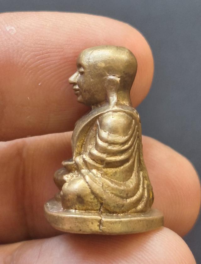 หลวงพ่อเงิน วัดท้ายน้ำ รูปที่ 4