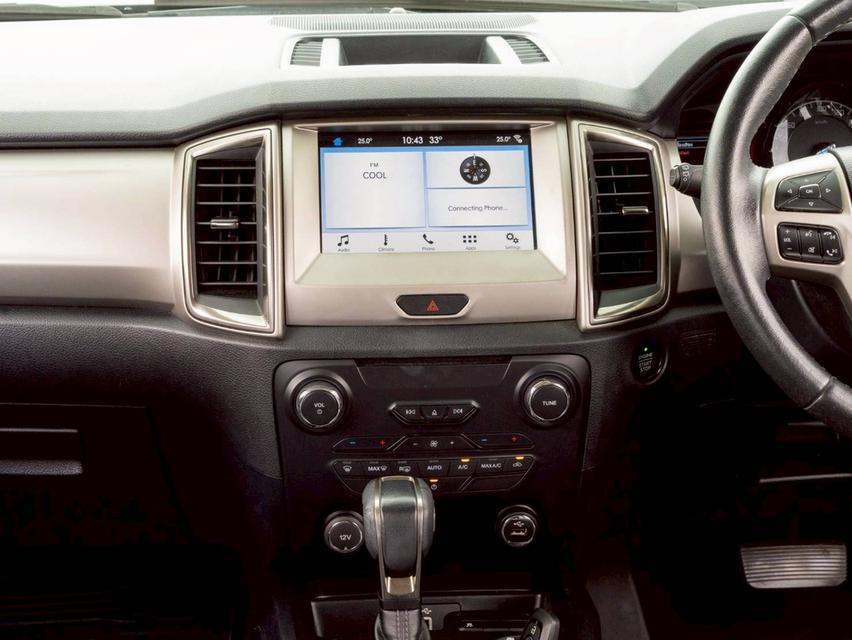 ขาย Ford Everest 2.0 Titanium ปี20 9