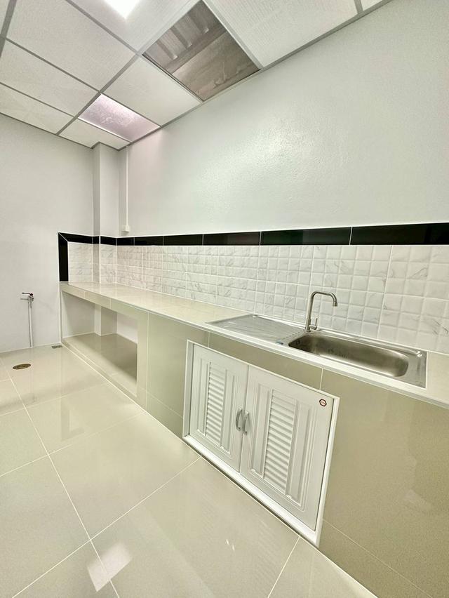 หมู่บ้านลภาวัน1      12