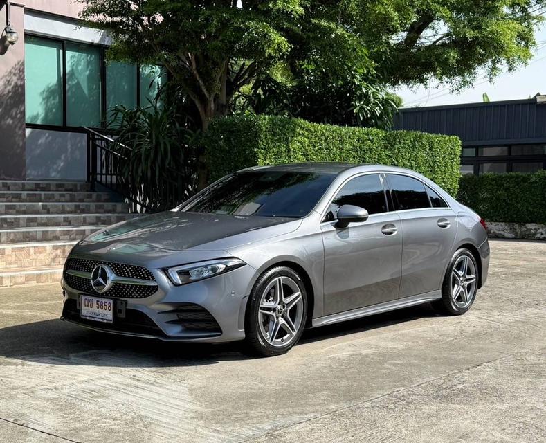 2020 BENZ A200 AMG รถสวยสภาพป้ายแดง รถวิ่งน้อยเพียง 68,XXX กม เข้าศูนย์ทุกระยะ ไม่มีอุบัติเหตุครับ รูปที่ 3