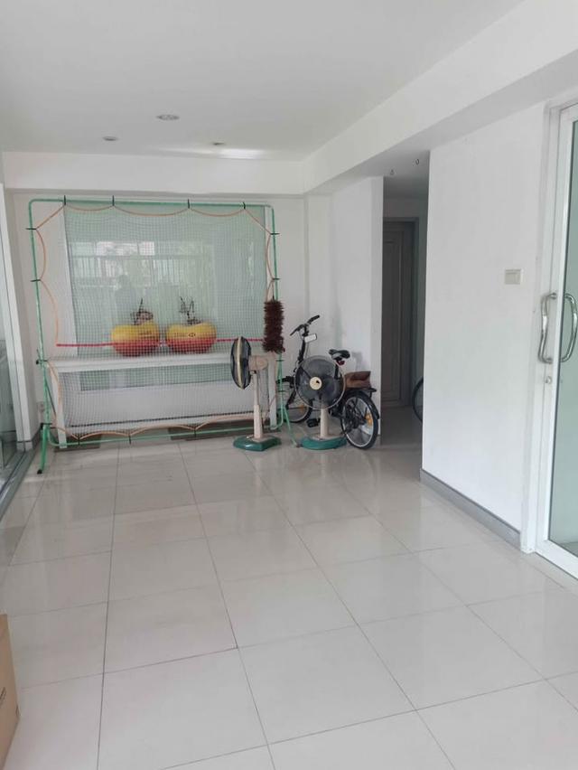 ให้เช่าอาคารสำนักงาน 4 ชั้น  ย่านประชานิเวศน์  เขตจตุจัตร 3
