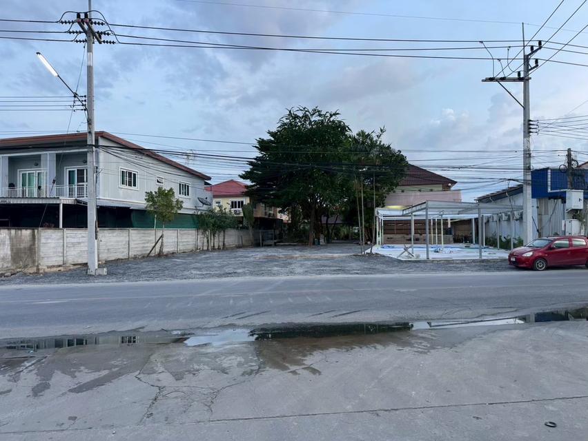 บ้านศาลายา ถนนดาวทอง ต.มหาสวัสดิ์ อ.พุทธมณฑล จ.นครปฐม 2