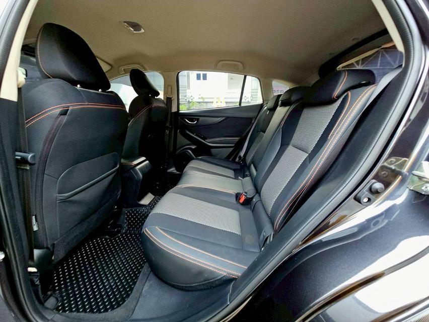 รหัสรถ SEZ1939 Subaru XV 2.0 I-P Minor Change เกียร์ ออโต้ เบนซิน สี เทา ปี 2018 12