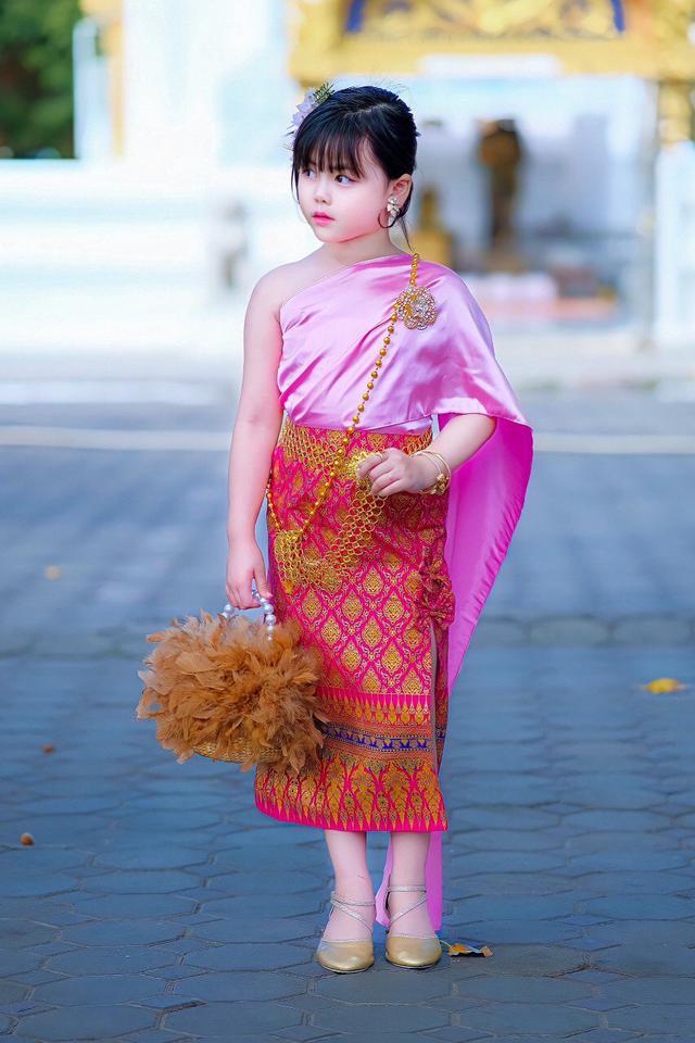 ชุดไทยเด็กหญิง setสไบกับกระโปรงยาวผ้าถุง 3
