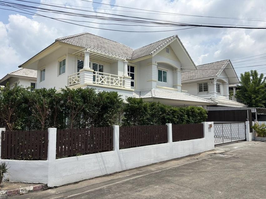 ให้เช่า และ ขายบ้าน บ้านสวนราชา (รามอินทรา)ส่วนตัวใกล้รถไฟฟ้า   บรรยากาศดี 1