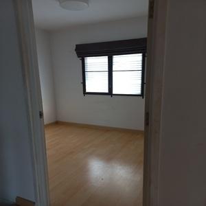 ให้เช่าทาวเฮ้าส์  THE CONNECT สุขสวัสดิ์ 26  3 นอน 2 น้ำ 2 ชั้น 3 ที่จอดรถ 10,000 บาท ติดต่อ 0868829426 5