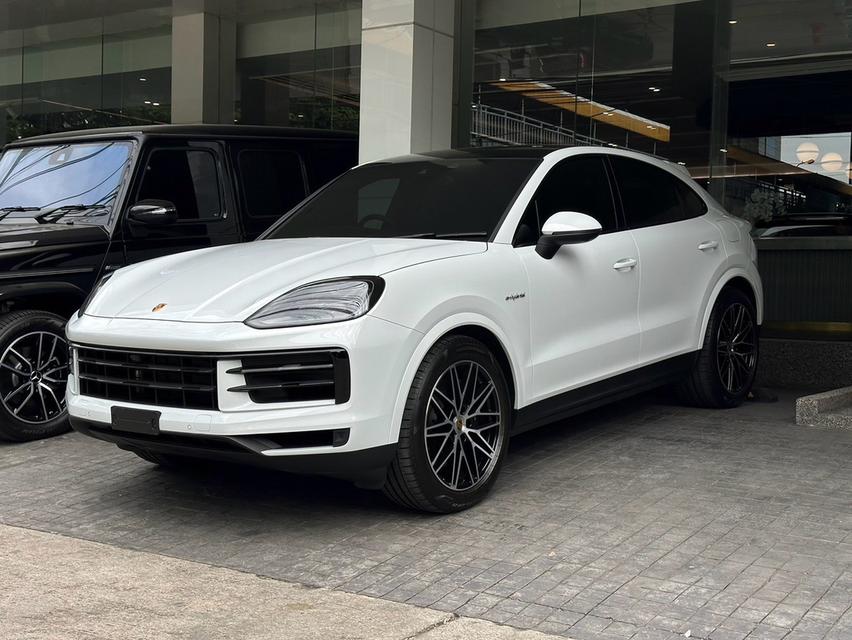 Porsche Cayenne Coupe E-Hybrid 2024 สีขาว รถประกอบ Germany AAS Warranty Start 32024