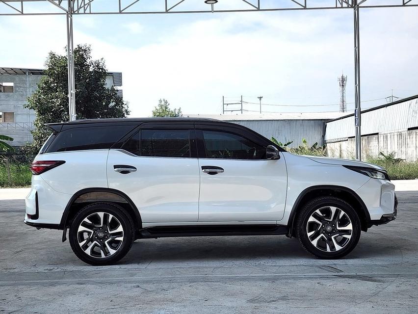  TOYOTA Fortuner 2.4 LEGENDER 4x4 6A/T ปี 2021  8