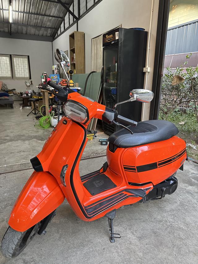 Lambretta V125 Special ปี 2021 สีส้ม 6