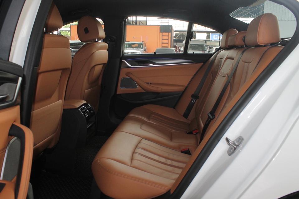 รหัสรถ BM2420 BMW 520d M-Sport LCI 2022 13