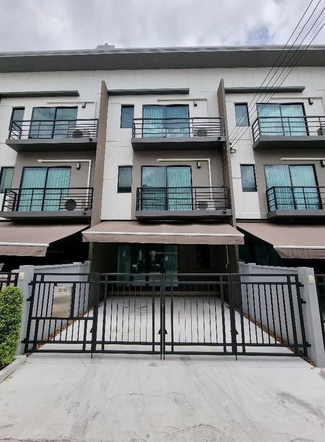 B815 ปล่อยเช่าทาวน์โฮม 3ชั้น บ้านกลางเมือง รามอินทรา ถนนกาญจนาภิเษก6/1 บางเขน 1
