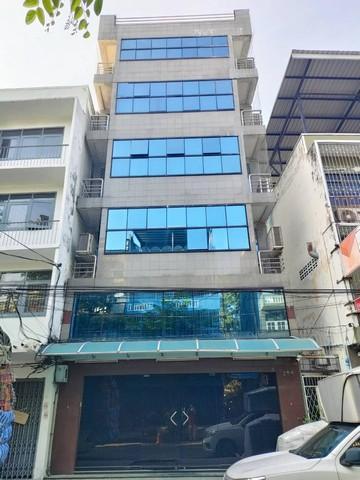 ขายอาคารพาณิชย์ 6.5 ชั้น 2 คูหา มีดาดฟ้า ย่านโบ๊เบ๊ คลองถม เขตป้อมปราบศัตรูพ่าย ใกล้ MRT วังบูรพา 1