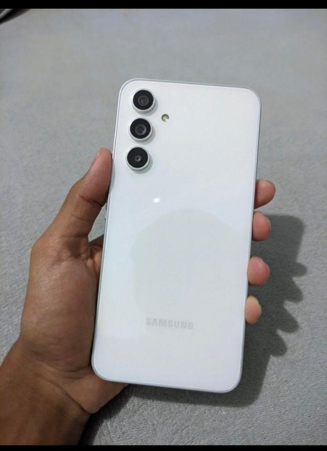 Sumsung Galaxy A54 สีขาว 1