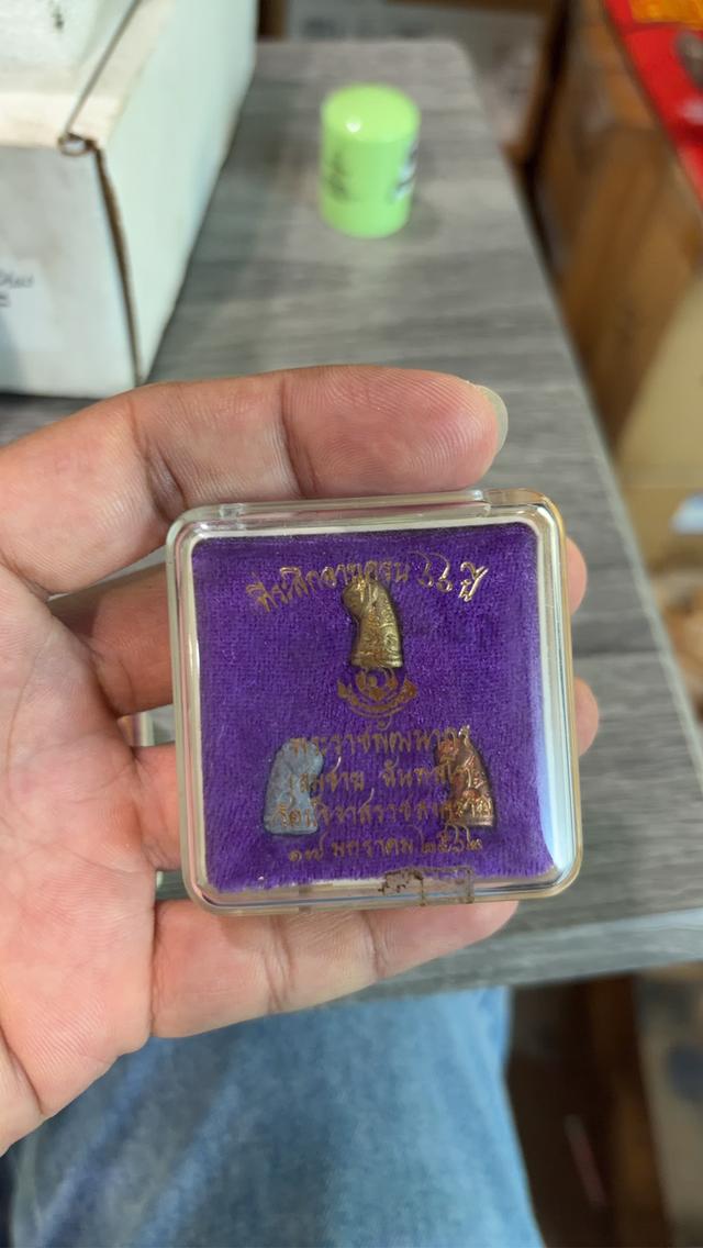 หลวงพ่อสมชายวัดปริวาส