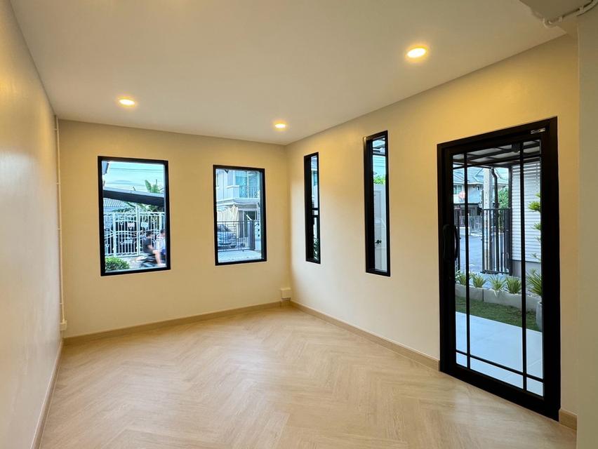 หมู่บ้านพฤกษา14A ซอยวัดลาดปลาดุกบ้านแฝด 2 ชั้น ตกแต่งใหม่ มีระเบียงข้างบ้านนั่งเล่น 8