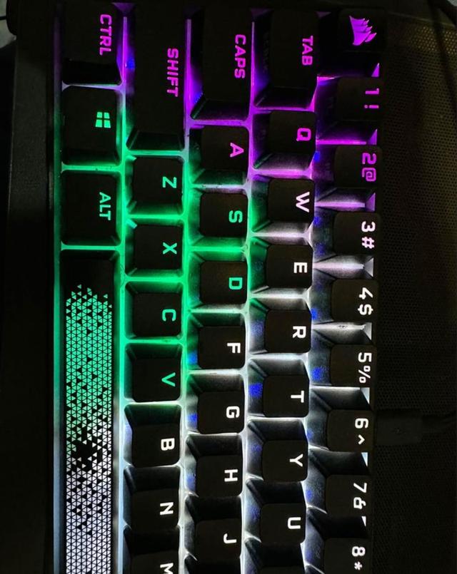 คีย์บอร์ด Corsair K65 RGB Mini 4