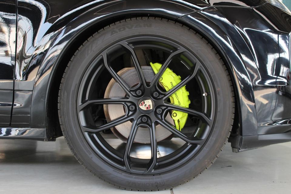 รหัสรถ AVA4139 📌 Porsche Cayenne E Plug in 2017 Facelift Look 2025 สวยๆ พรัอมๆ ล้อ 21 ยางใหม่ปี 25 รูปที่ 6