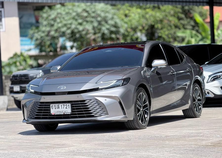 TOYOTA CAMRY 2.5 HEV PREMIUM 2025 สีเทา