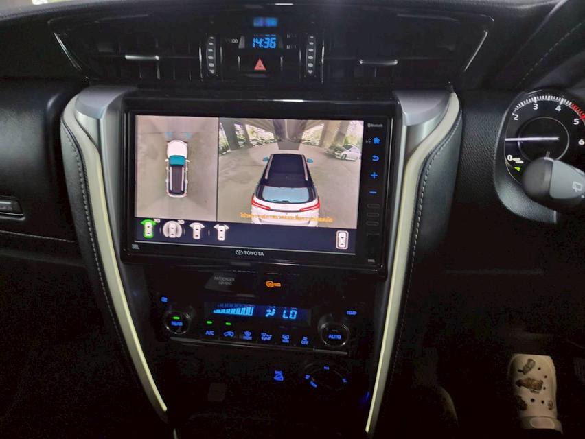 Toyota Fortuner 2.8 LEGENDER BLACK TOP 4WD AT ปี 2022 13