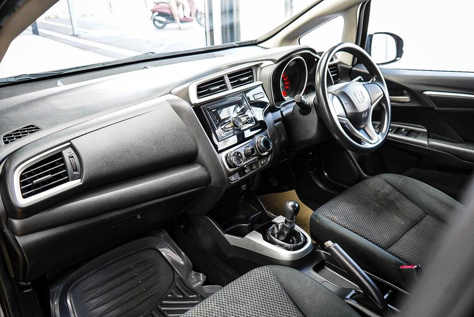 HONDA JAZZ GK 1.5 VTEC MNC 2017 M/T 💸 ราคาเพียง 319,000 บาท(เงินสดได้) 📌 ผ่อนเริ่มต้น 5xxx บาท ✅ ออกรถ จัด+โอน+จบ เพียง 10,000 บาท📍 รูปที่ 15
