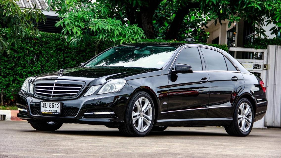 Mercedes-BENZ E-CLASS E250 1.8 CGI AVANTGARDE ปี 2011 โฉม W212 ปี10-12  เกียร์ AUTO สีดำ เครื่องยนต์เบนซิน ไมล์เพียง 229,272 km.  3