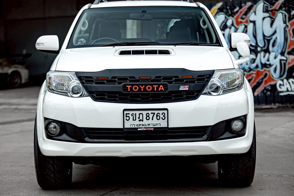Toyota Fortuner 2.5V ปี15 2
