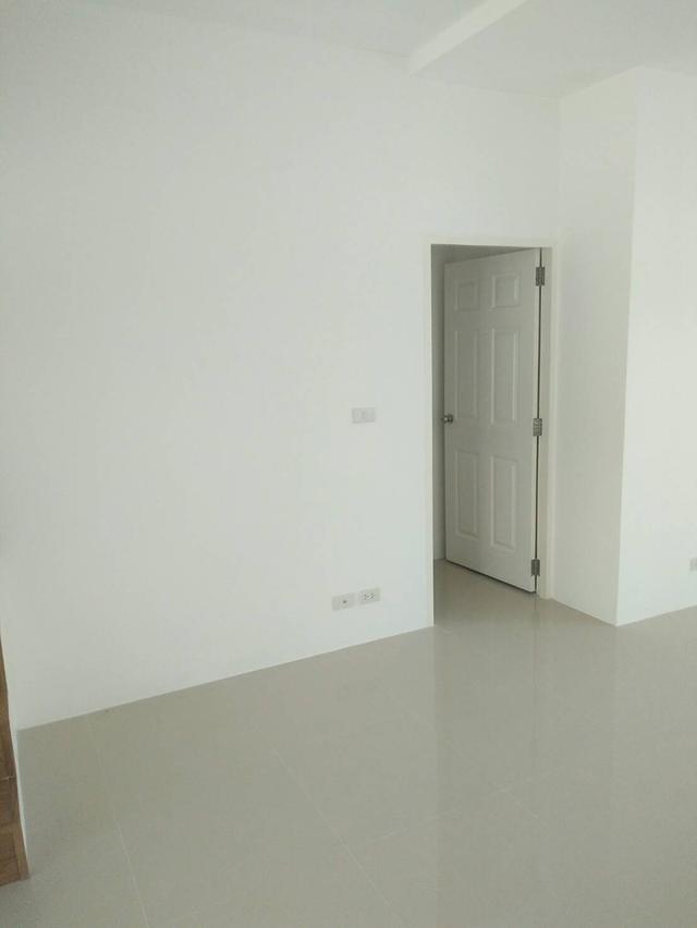 ทาวน์โฮม 2 ชั้น 3 ห้องนอน 3 ห้องน้ำ 3