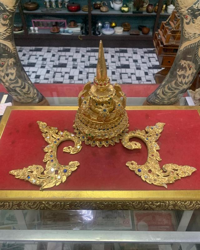 เครื่องประดับชุดรำไทย เก่า วัสดุทำจากหนัง 2