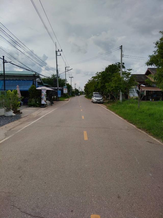 ที่ดินเปล่า​ ใกล้ร.พ.ส่งเสริมสุข​ภาพ​ตำบลหนองกอมเกาะ 5