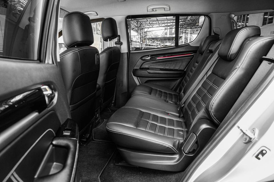 2019 ISUZU MU-X 3.0 DVD Navi THE ONYX 4WD AT สีเทา ไมล์ 127313 กม. 16