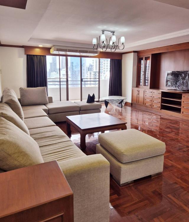 ให้เช่าคอนโด Watthana Heights (วัฒนาไฮทส์ คอนโดมิเนียม) 337 ตรม. 3 นอน 3 น้ำ ชั้นที่ 30 วิวเมือง พร้อมเฟอร์นิเจอร์ 1