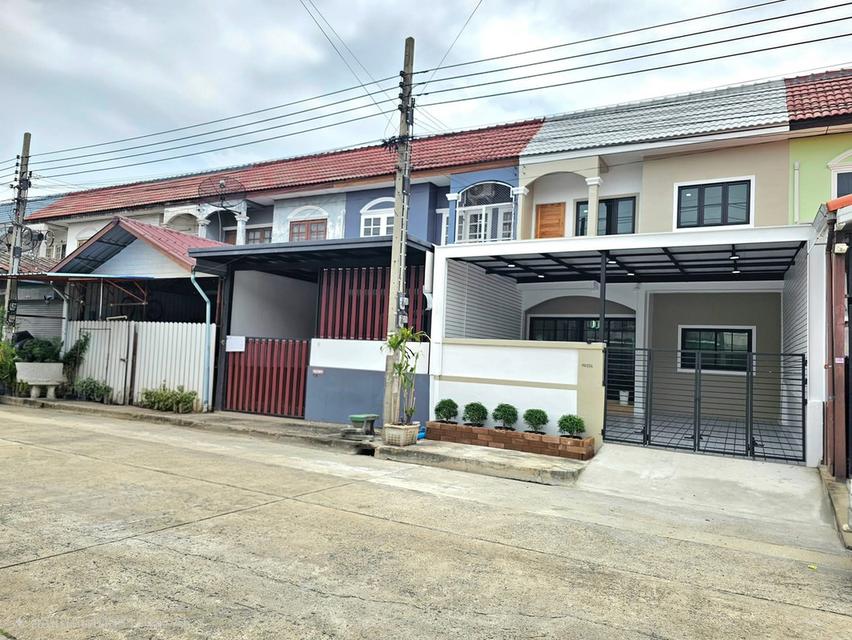 หมู่บ้านศรีประจักษ์ 7 (ถนนเมน) รีโนเวทใหม่ พร้อมเข้าอยู่ 3