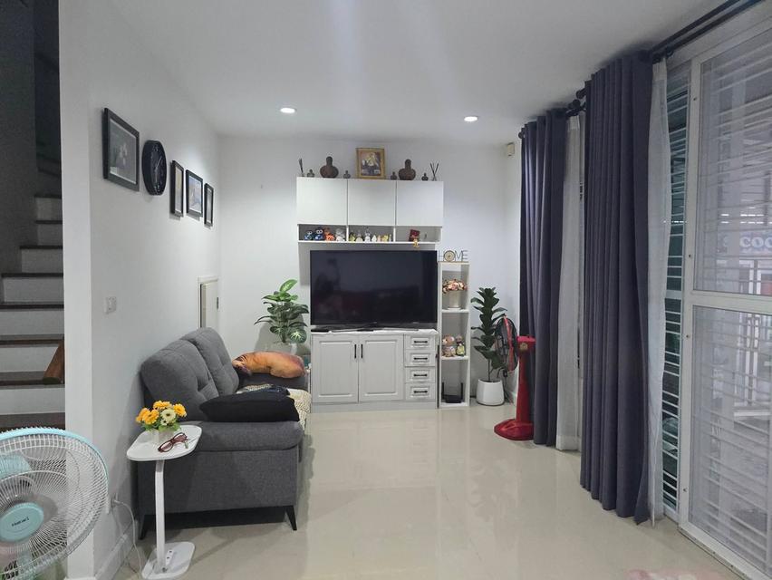 ขายทาวน์โฮม 2 ชั้น (เจ้าของขายเอง) หมู่บ้าน RK Park Ramindra-Safari แบบ 4 ห้องนอน 2 ห้องน้ำ ใกล้รถไฟฟ้าสายสีชมพู - เนื้อที่ 22.8 ตร.ว. 4 ห้องนอน 2 ห 4