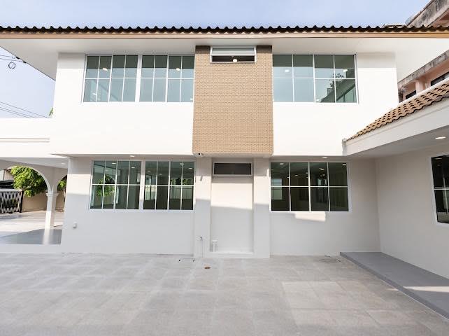 ให้เช่าบ้านเดี่ยว 2 ชั้น รีโนเวทใหม่ 141 ตรว. เสนานิคม 1 ซอย 17 บ้านหลังใหญ่ใจกลางเมือง ทำเลหายาก ใกล้เมเจอร์รัชโยธิน 4