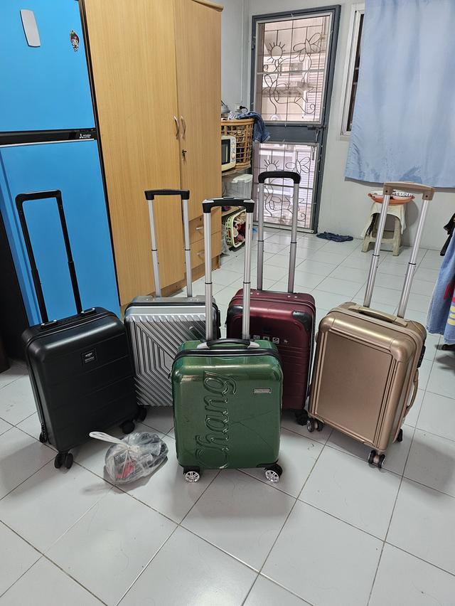 กระเป๋าเดินทางขนาดกลาง ของใหม่ยังไม่ได้ใช้ ขายตามสภาพ