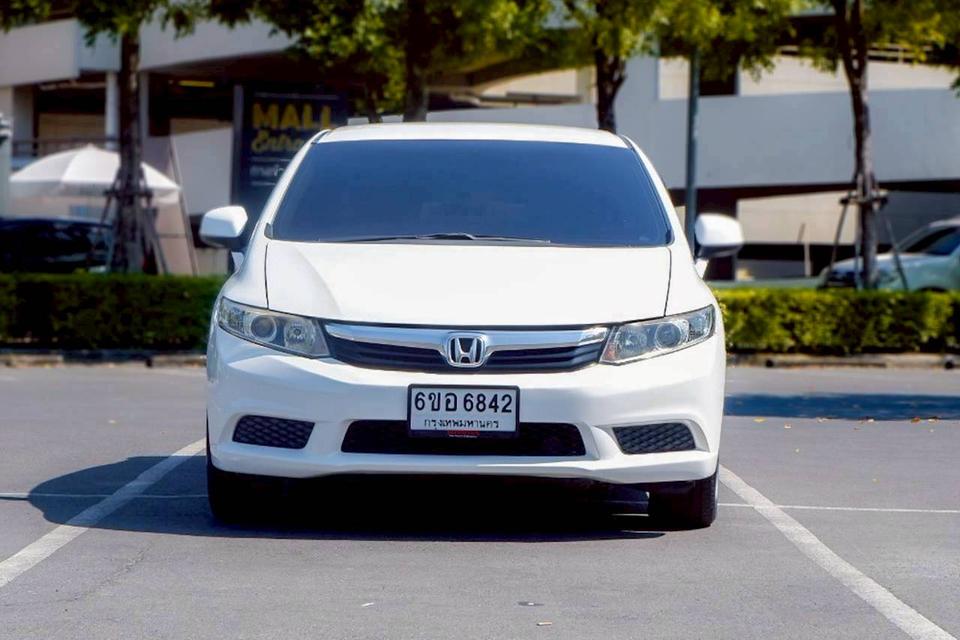 รหัสรถ QT6842 Honda Civic FB 1.8 S เกียร์ Auto สีขาว ปี2013 2