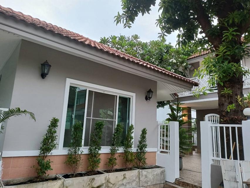 ขายด่วน บ้านใหญ่ แถมบ้านหลังเล็ก ใจกลางลาดพร้าว 64 บรรยากาศเหมือนรีสอร์ท รถไฟฟ้าสีเหลือง หน้าปากซอย 8