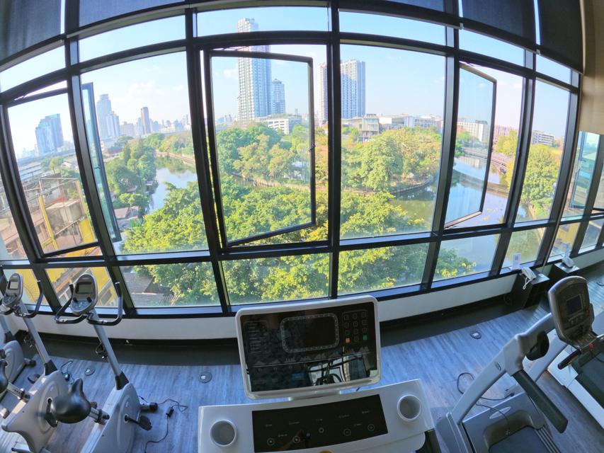 Best quality from Big Projects Sansiri Sukhumvit 77 Condo for sale, good location, on the road, near BTS On Nut 1