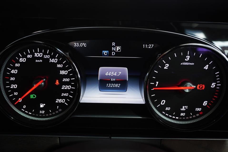 รหัสรถ JRS5379 Mercedes Benz E220d 2016 ดีเซล สีดำ 14