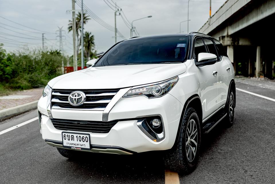 Toyota Fortuner 2.4V ปี18