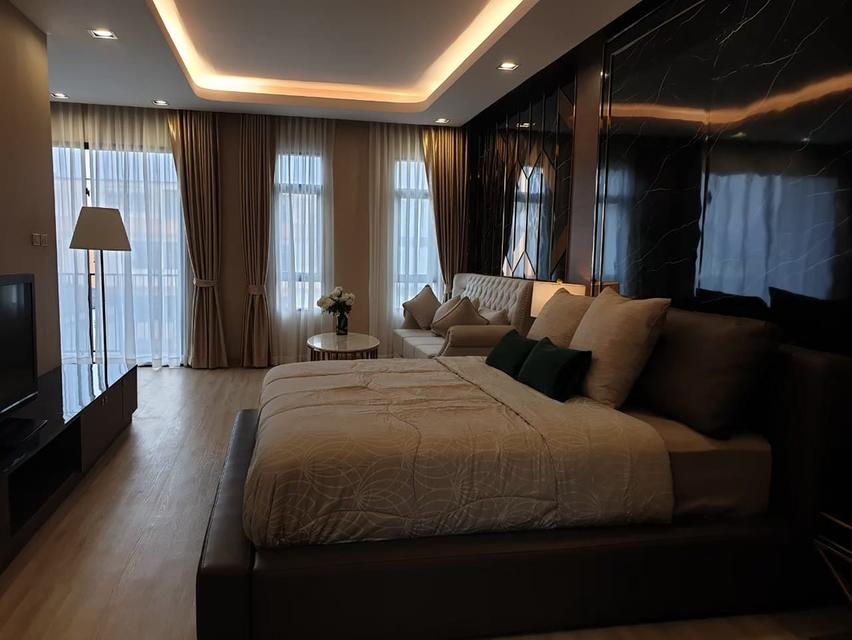 💰 ขายพร้อมผู้เช่า! 🏙️ โฮมออฟฟิศหรู 3.5 ชั้น Dimond Ville โชคชัย 4 (หลังมุม) 300 ตร.ม. Double Volume ✨ ราคา 16.8 ล้าน ฟรีโอน! 11