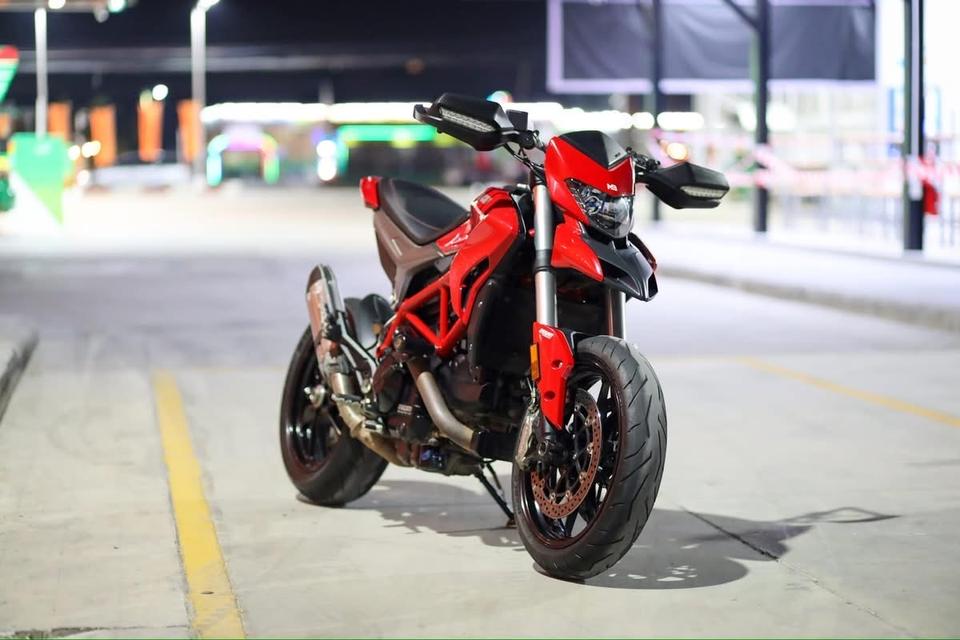 Ducati Hypermotard 939 สีแดง ปี 2019 6