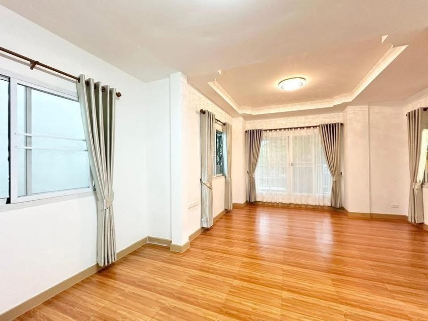 บ้านเดี่ยวพร้อมอยู่-พร้อมปล่อยเช่า ซื้อแล้วรับค่าเช่าได้เลย ทำเลดี 50 ตรว. 4 นอน 3 น้ำ ใกล้ห้างสรรพสินค้า ใกล้โรงเรียน ใกล้โรงพยาบาล ติดถนนเส้นหลัก 8