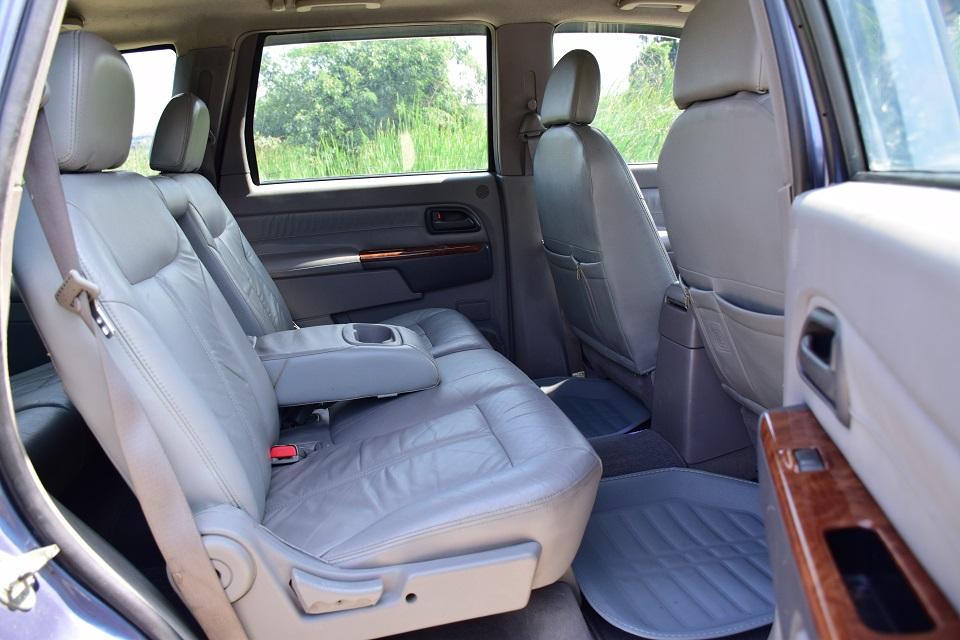 ขายรถครอบครัว/เพียง159000 บาท / ISUZU ADVENTURE 3.0Di-TURBO เกียร์ M/Tขับ2และ4WD เบาะหนังแท้ แอร์หลังชุดแต่ง /แล็กหลังคา /กล้องหน้าหลัง โทร0957401229