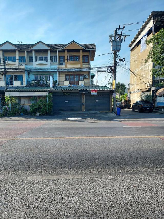 บ้านทาวน์เฮ้าส์มือสอง 1