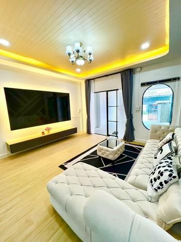 ขายบ้าน หมู่บ้านปรีชา รีโนเวทใหม่หมด ใกล้สถานีรถไฟฟ้า สถานีเศรษฐบุตรบำเพ็ญ 1