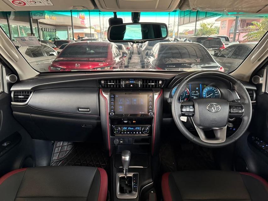 Toyota Fortuner 2.4Commander ปี22 รูปที่ 11