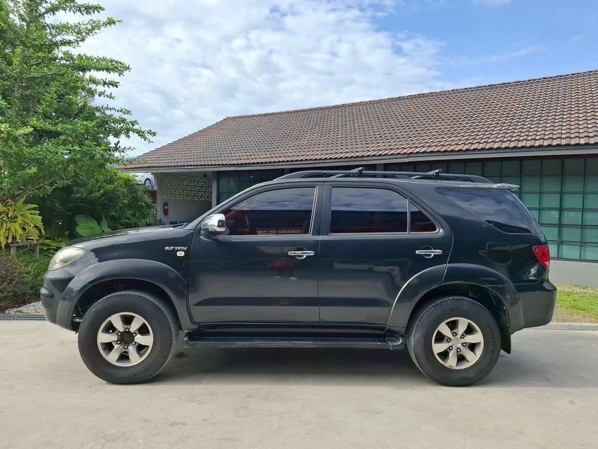 รหัสรถ KN7738 TOYOTA FORTUNER 2.7 V ปี05 LPG 6