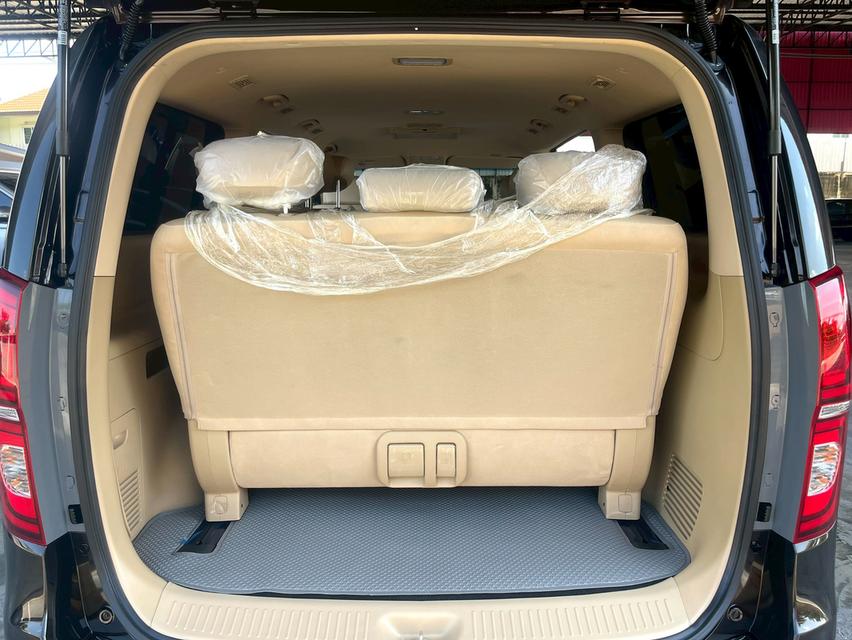 Hyundai H1 2.5Deluxe ปี20 18